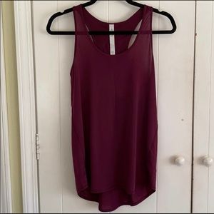 Essential tank pleated in maroon